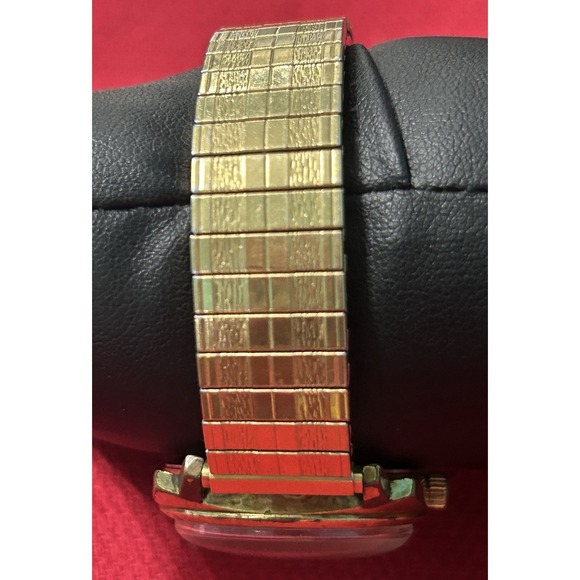 Vintage Wittnauer Swiss Electronic Transistorized  Gold Tone Mens Watch - Picture 9 of 13